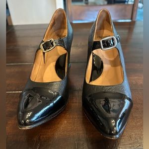 John Fluevog Big Presence Malala Black leather patent toed Mary Jane size 8